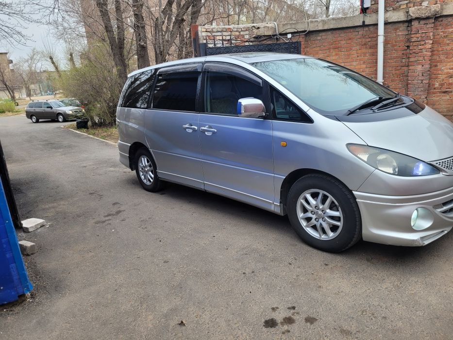 Продам Тойота эстима 2000 года.