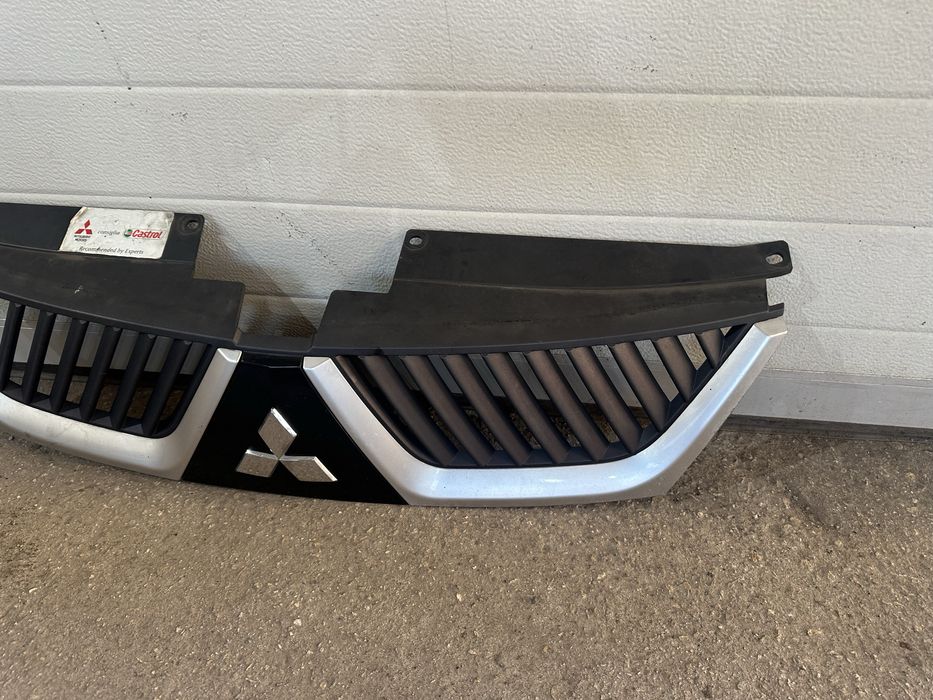 Решетка/Маска за Митсубиши Аутлендър до 2013г.!