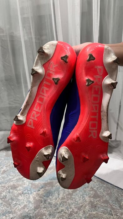 Адидас предатор бутсы безшнурковые