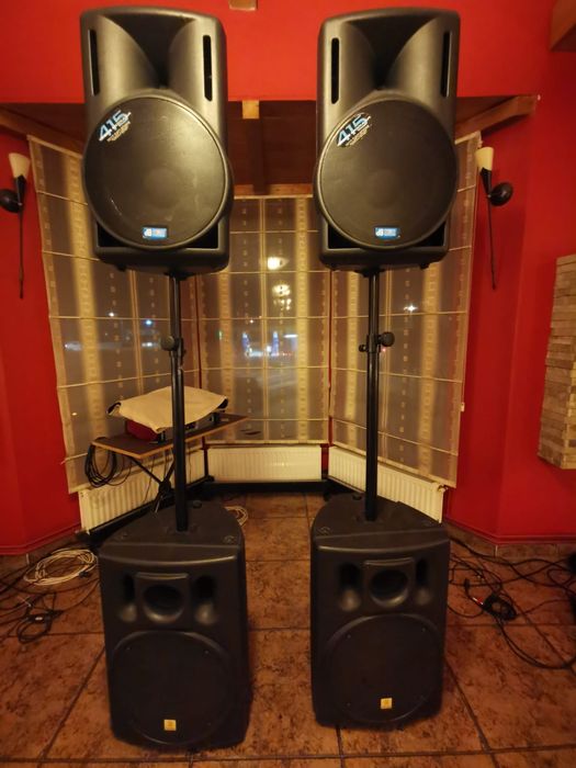 Se vinde 2buc boxe active+2buc subwoofer activ.Se pot vinde și separat