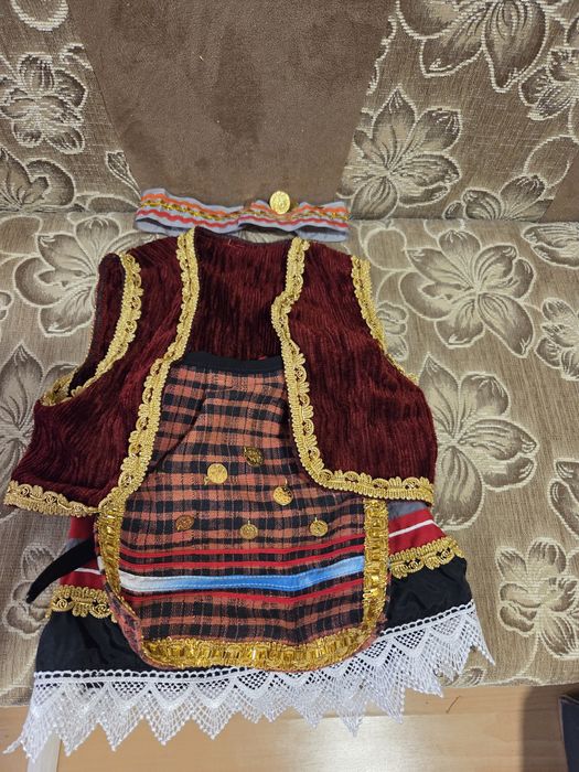 Българска носия б