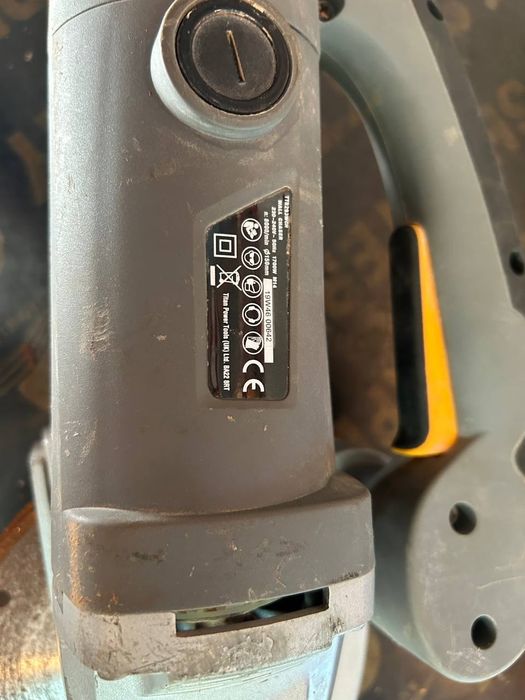 Машина за канали в зидария в бетон