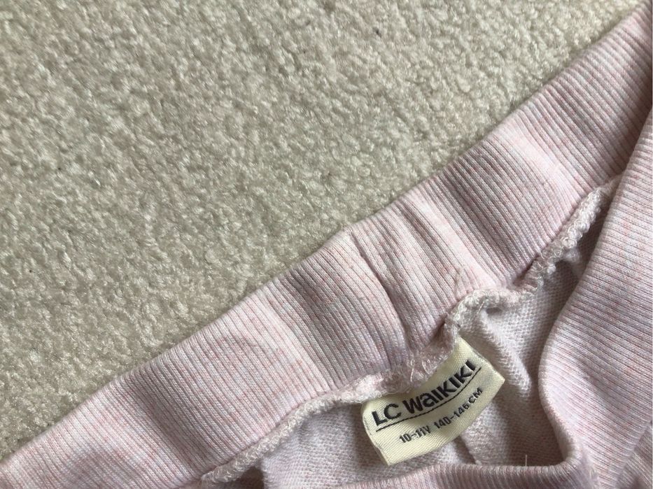 Детско яке+нова тенискка и подарък към тях