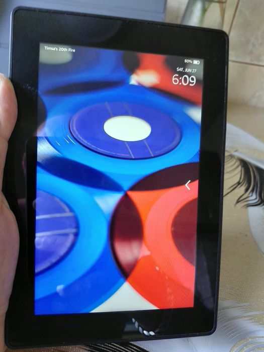 Vind Amazon fire generația 3 cu peste 2300 de cărți în limba română