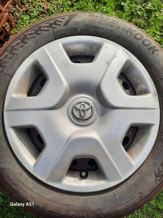 Джанти с гуми зимни за тойота ярис. 14цола