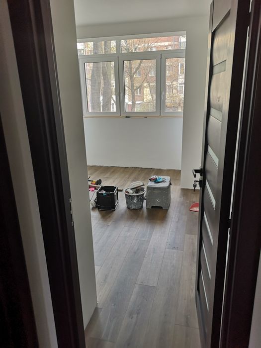 Vand apartament 3 camere 70 mp