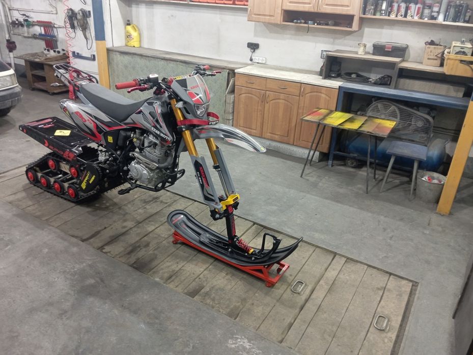 Мотоцикл сноу байк