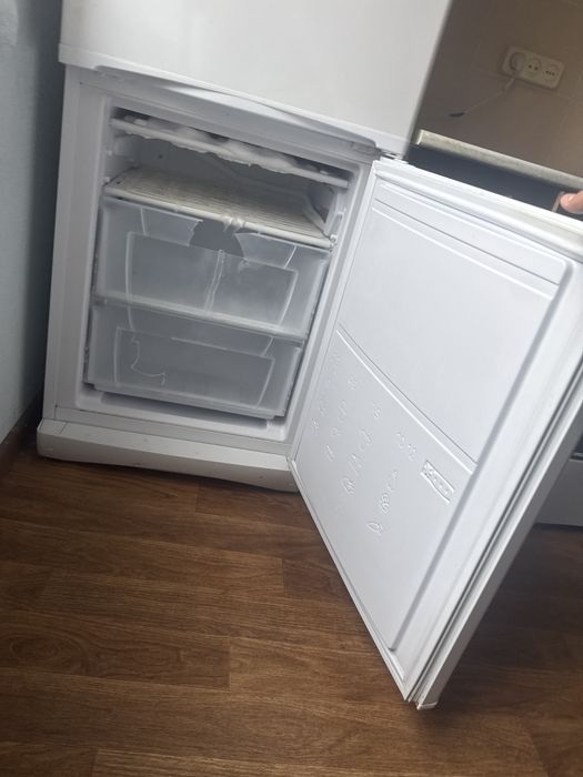 Холодильник  infdesit