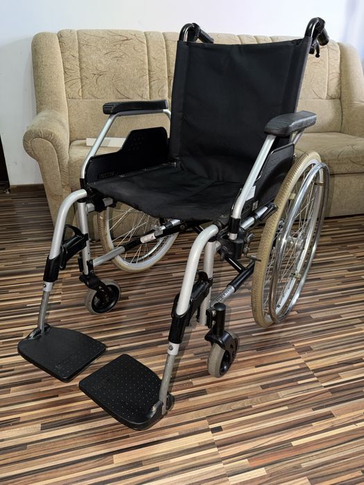 Scaun rulant medical batrani handicap dizabilitati 48 cm
