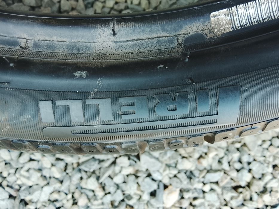 295 30 19 cu 235 35 19. Pirelli.  An 2022 cu 2019.