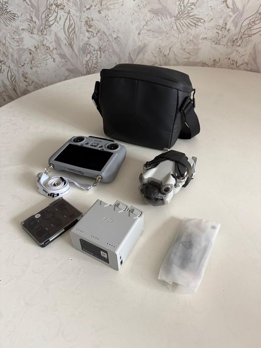 Продам Дрон DJI Mini 4 Pro Fly More Combo