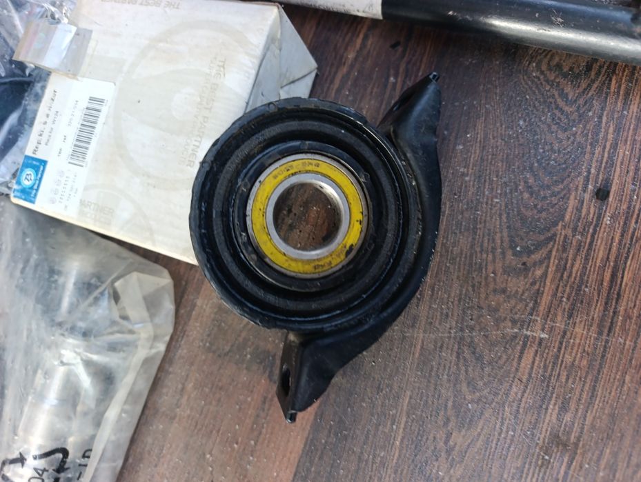 Подвесной подшипник 124 Мерседес