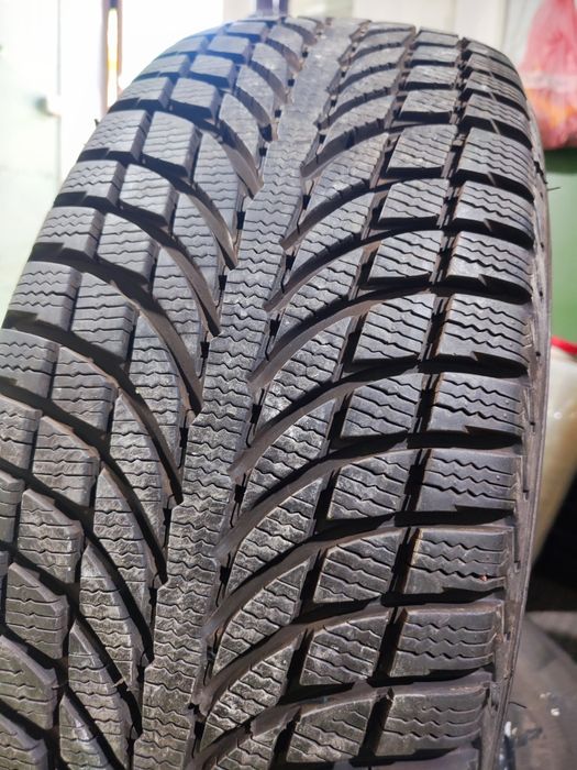2 бр зимни 235/65/17 Michelin