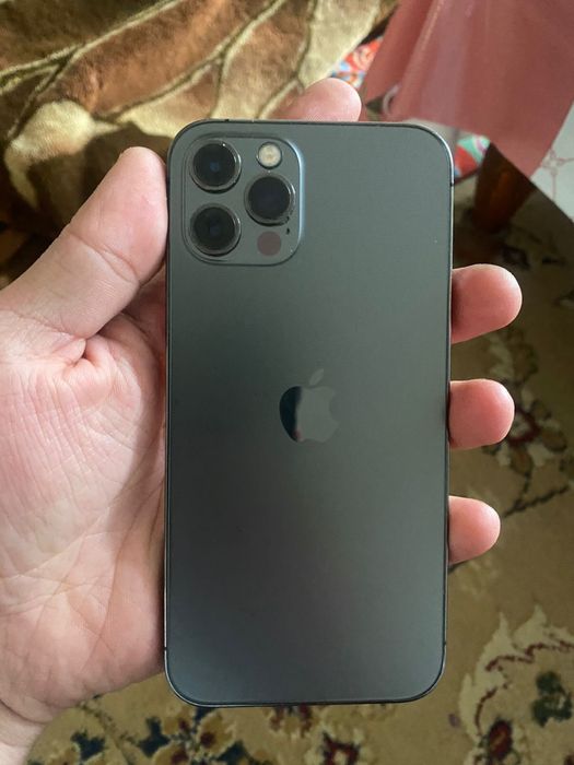 Iphone 12 pro 256гб 77% емкость