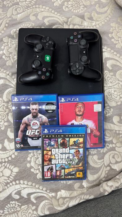 Срочно продам PLAYSTATION 4!