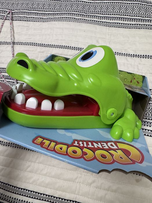 Joc interactiv - Crocodile dentist