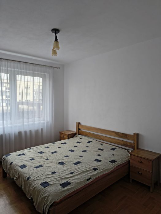 Apartament de închiriat.