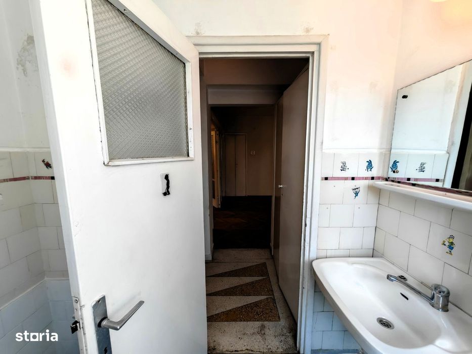 3 cam. deco., central, et. I – lângă Catedrala Inaltarea Domnului