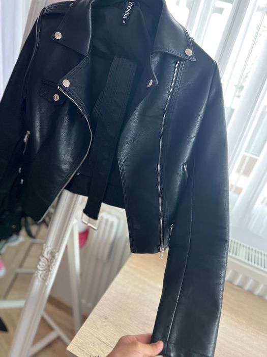 Кожено яке-черно