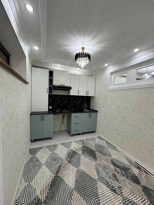 Продается квартира на 0.5 этаже