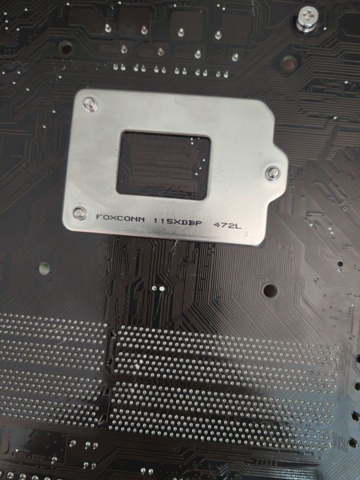 Placa de baza GIGABYTE GA-B85M-D3H cu procesor Intel i3