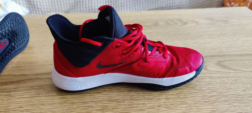 Nike PG3 Univercity red баскетболни маратонки