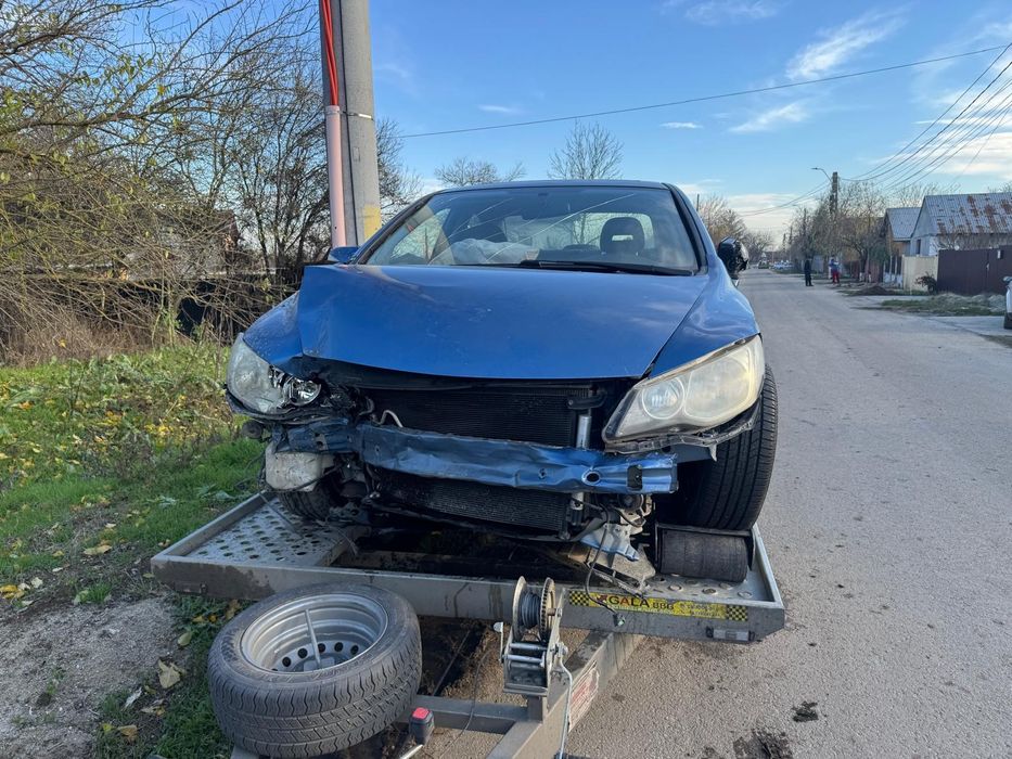 Dezmembrez Honda Civic Hybrid și 1.8 Benzina