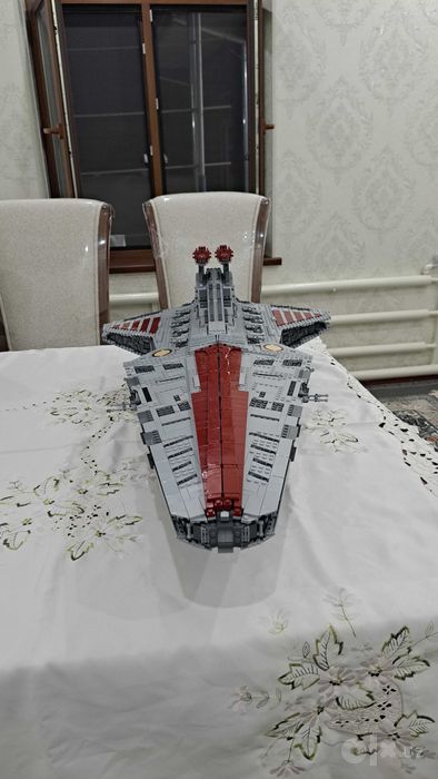LEGO Star Wars UCS Venator (75367).