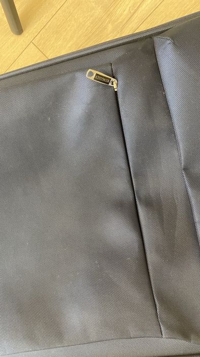 Продам большой чемодан