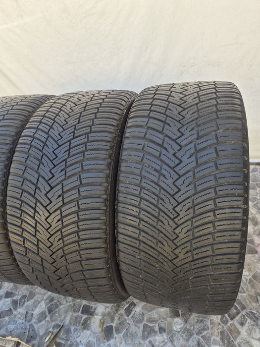4бр 255 35 19 Pirelli всесезонни 22г