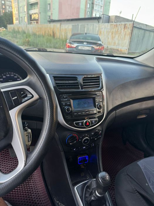 Hyundai Solaris 2011