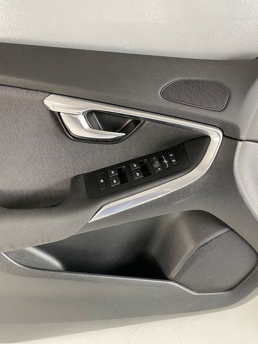 Fata de usa stanga fata Volvo V40 V40CC 2012+ 1319932 39815388
