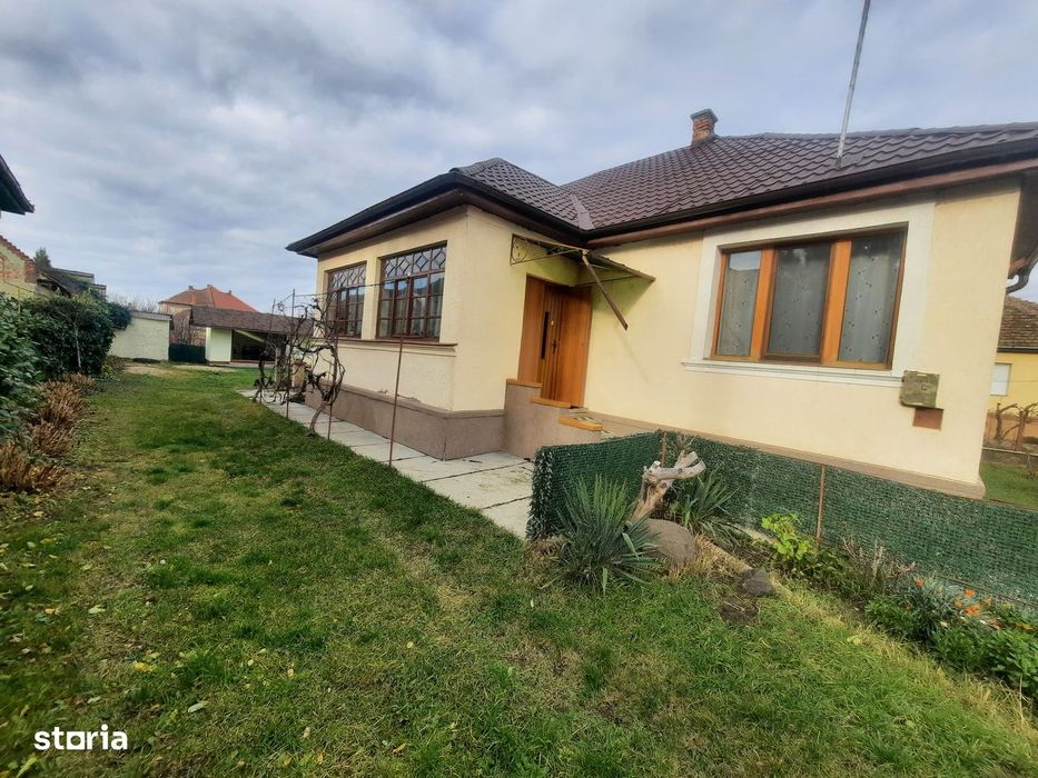 Vand casa tip parter zona centrala Odoreu -  Satu Mare