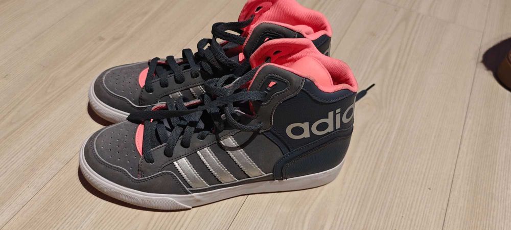 Обувки  adidas 42 номер