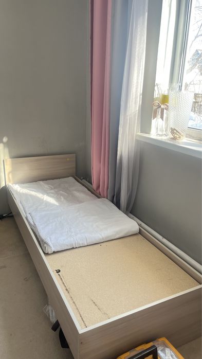 Односпальная кровать