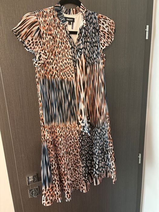 DKNY цветна рокля