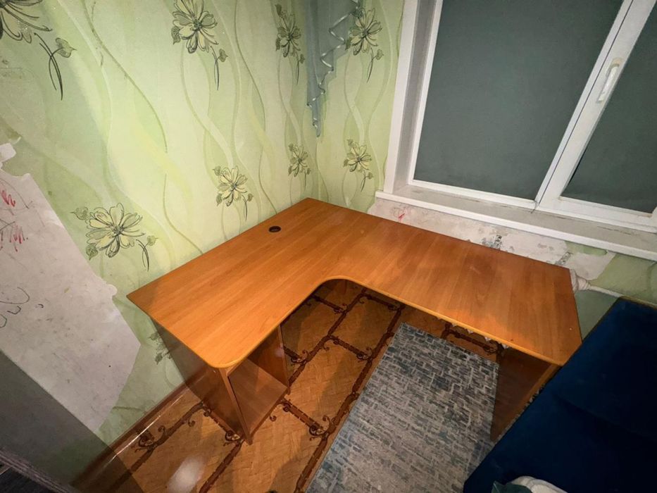 Продам стол компьютерный, ученический