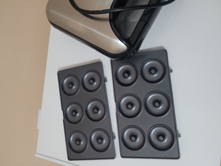 Продам вафельницу 7в1