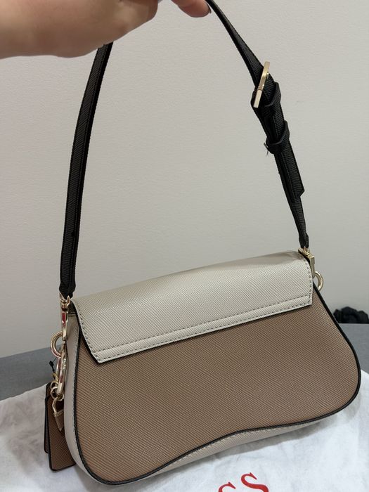 Продам сумку Guess