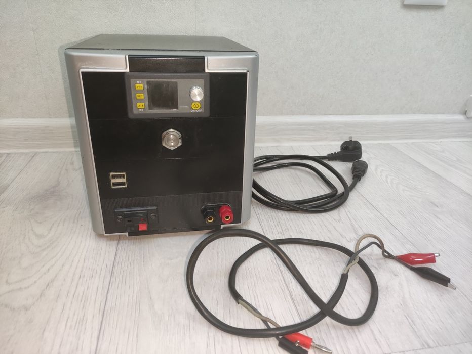 Регулируемый блок питания