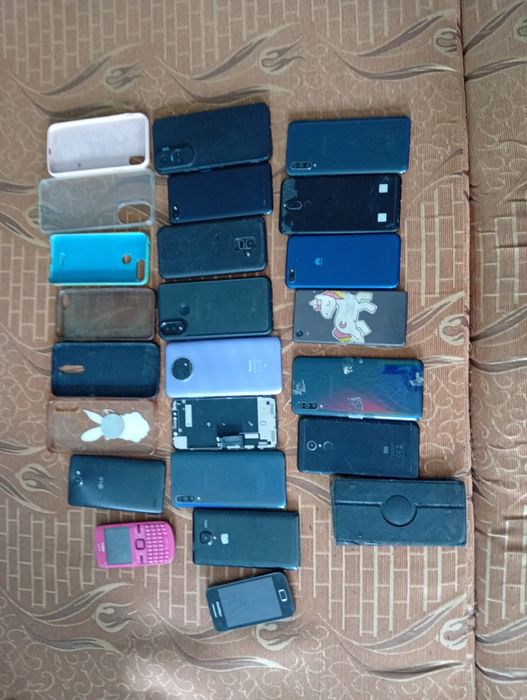 Продам телефоны и чехлы