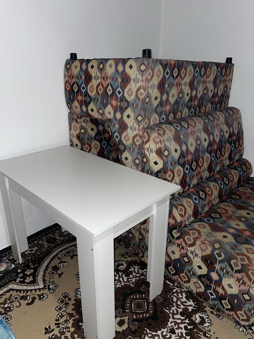 Сатылады стол и диван