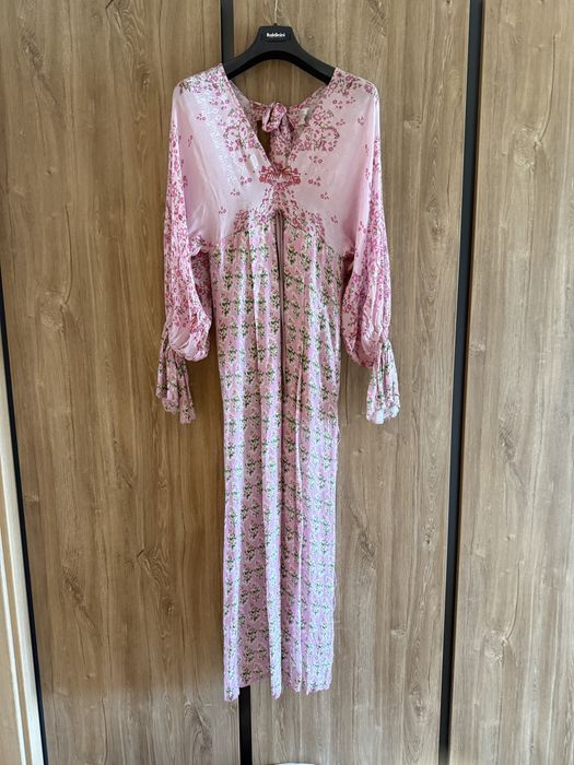 Яке тъно синьо на точки