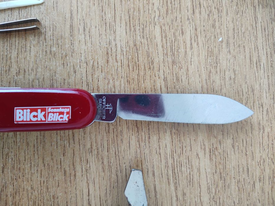 De vanzare doua bricege                          multifunctionale Victorinox si Solingen