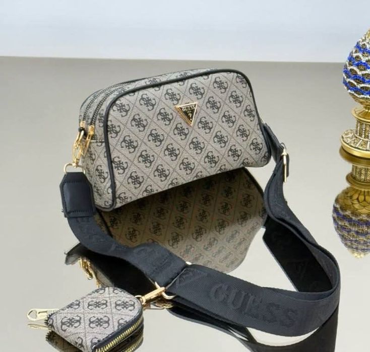 Дамски чанти и раници