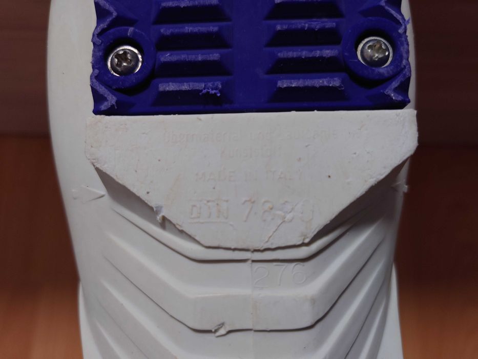 Ски обувки Rossignol Alias 43-45 и Lowa LC4 36-38.