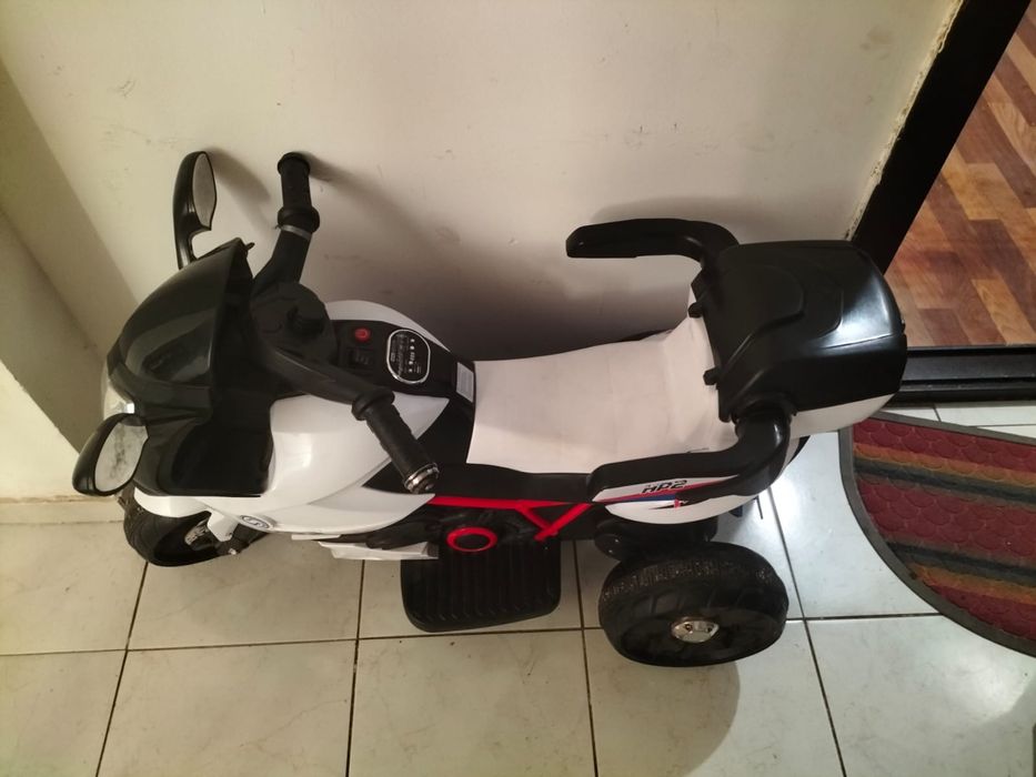 Электромобиль