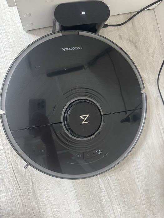 Продам СРОЧНО пылесос Roborock S7