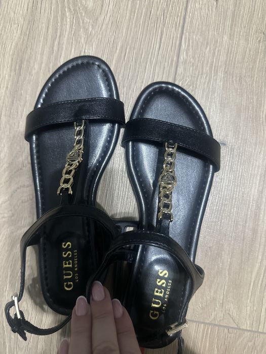 Новые Сандали guess