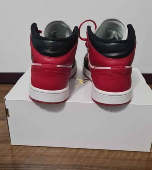 Pantofi sport Nike Air Jordan 1 Mid